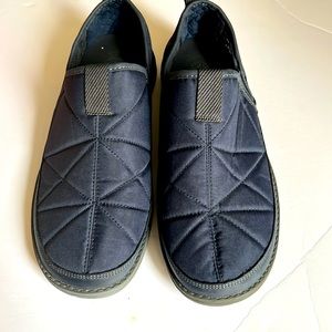 Men’s Canvas Loafers Sz 11 never worn